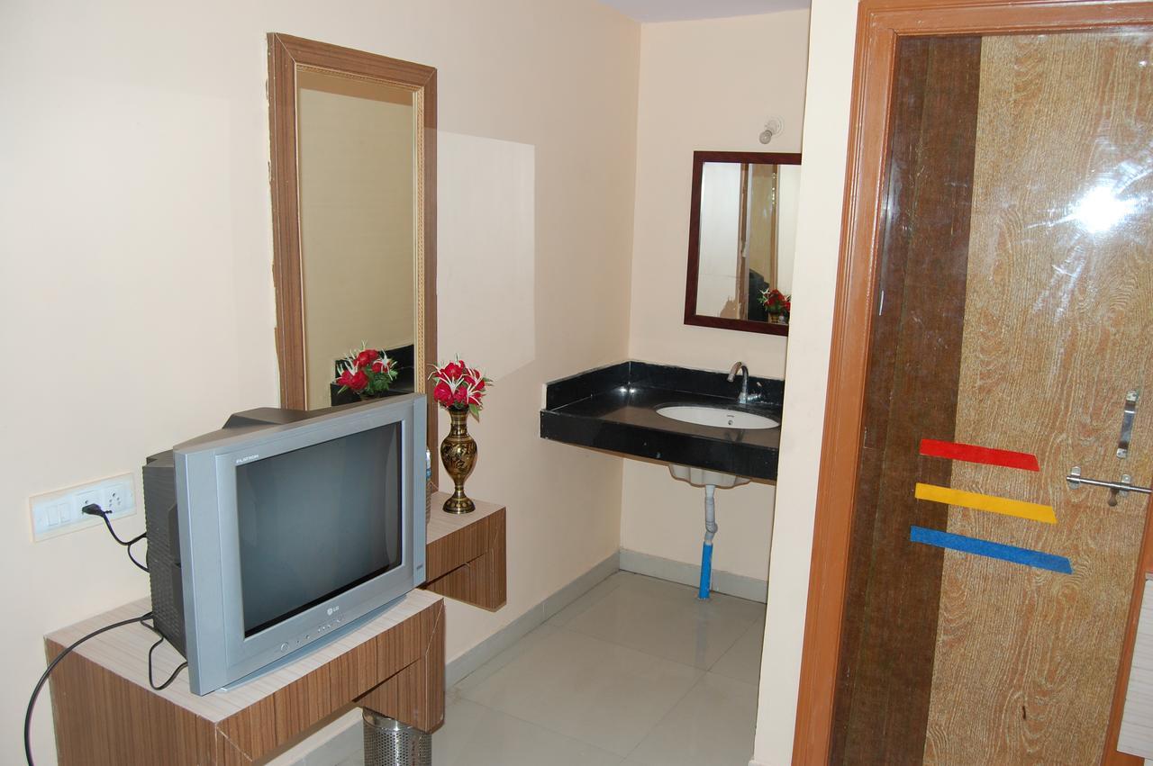 Hotel Utsav Shirdi Exterior foto