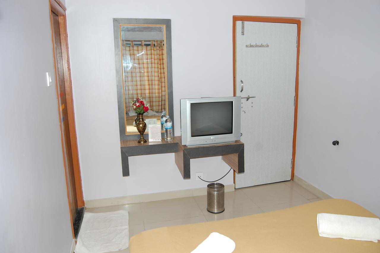 Hotel Utsav Shirdi Exterior foto
